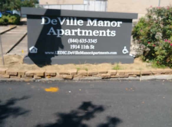 DeVille Manor Apartments - Meridian, MS