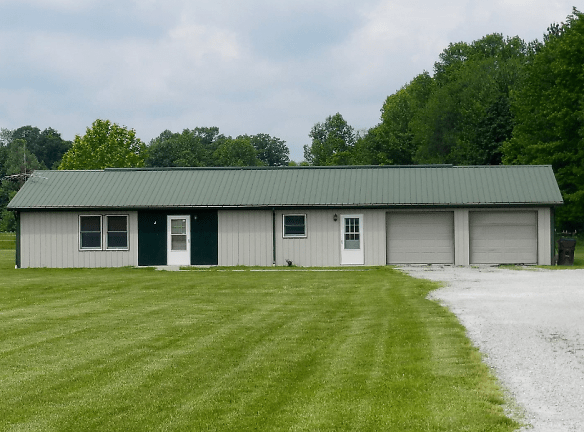 2754 S Old Michigan Rd - Holton, IN