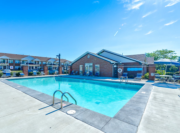 Cumberland Crossing Apartments - Fishers, IN