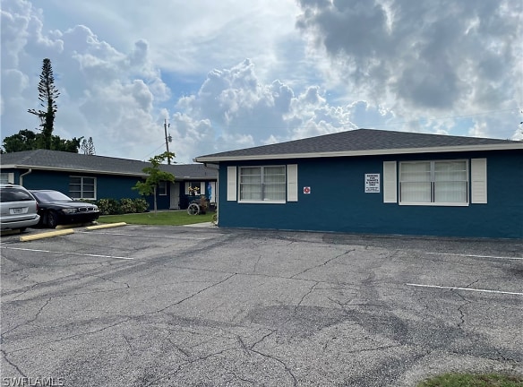 4958 Viceroy St #4 - Cape Coral, FL