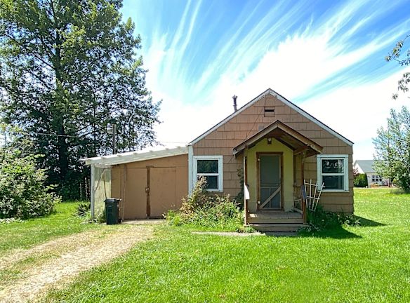 1415 W 4th St - Halsey, OR