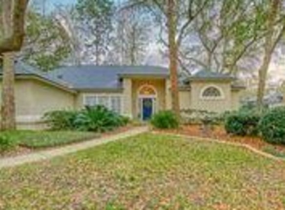 352 Chicasaw Ct - Jacksonville, FL