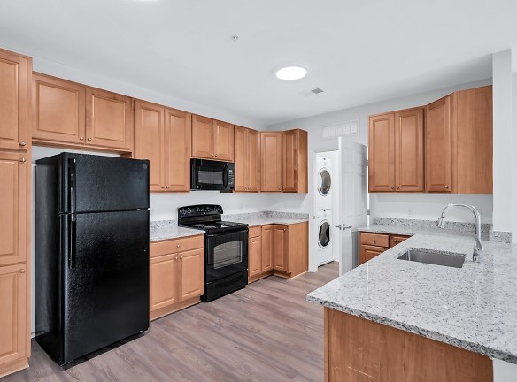 Reids Prospect Luxury Apartments - Woodbridge, VA