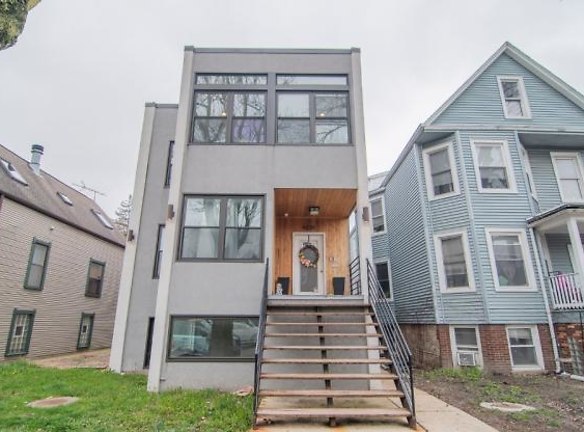 4238 N Albany Ave - Chicago, IL