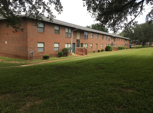 Holton Apartments - Tallahassee, FL