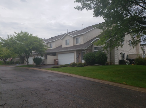 2 Bedroom Townhome Apartments - Cottage Grove, MN