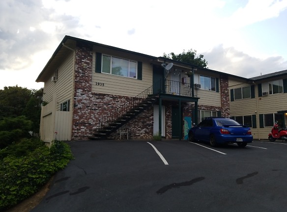The Pepper Tree Apartments - Portland, OR