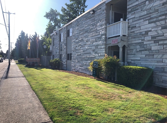 Weidler Plaza Apartments - Portland, OR