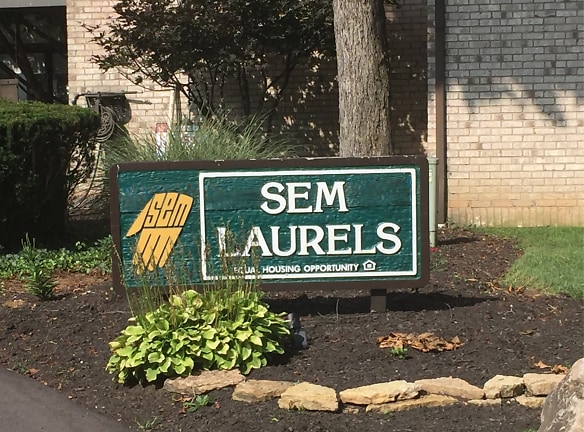 S E M Laurels Apartments - Milford, OH