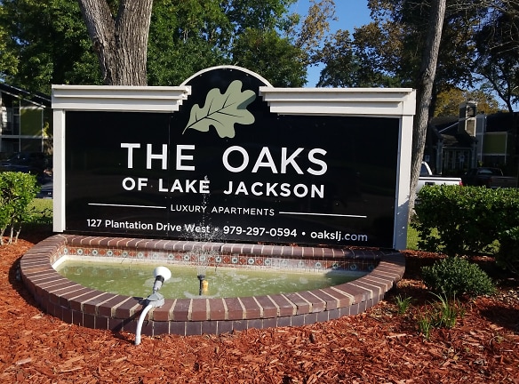 The Oaks Of Lake Jackson Apartments - Lake Jackson, TX