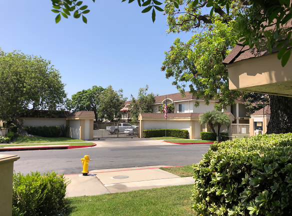 Hillcrest Village Senior Living Apartments - Anaheim, CA