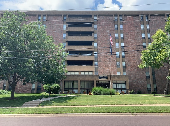 Overland Towers Apartments - Overland Park, KS