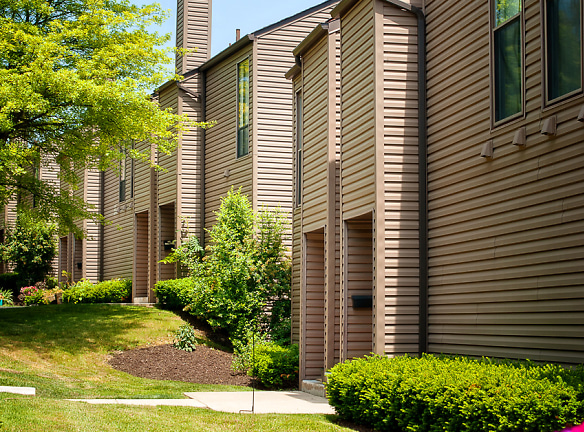 Greenbriar Village Apartments & Townhomes - Pittsburgh, PA