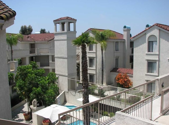 Gardendale Park Apartments - Paramount, CA