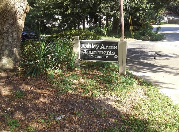 Ashley Arms Apartments - Charleston, SC