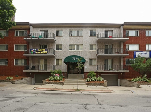 Pere Marquette Apartments - Milwaukee, WI