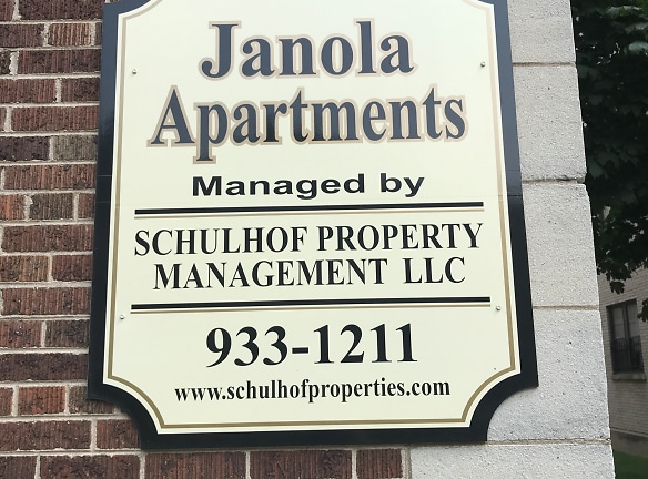 Janola Apartments - Milwaukee, WI