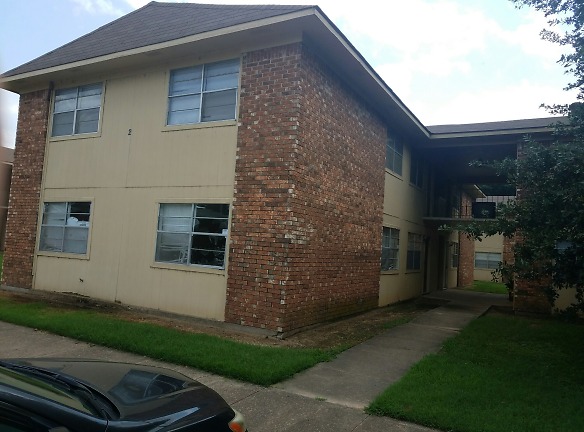 Broadmoor Arms Apartments - Pine Bluff, AR