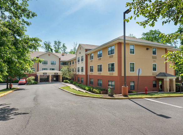 Furnished Studio - Red Bank - Middletown Apartments - Red Bank, NJ
