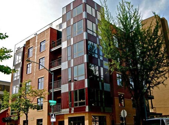 Brooks House Apartments - Madison, WI