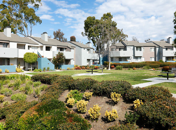Villa Solana Apartments - Laguna Hills, CA