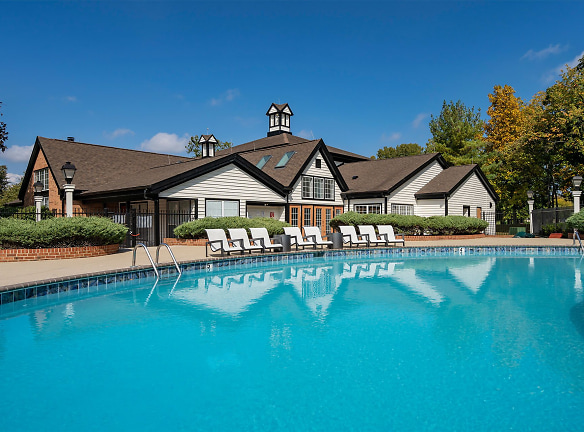 Steeplechase Apartments - Centerville, OH