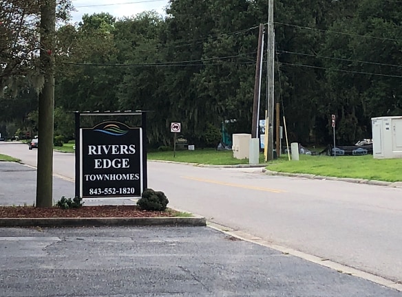 Rivers Edge Townhomes Apartments - North Charleston, SC
