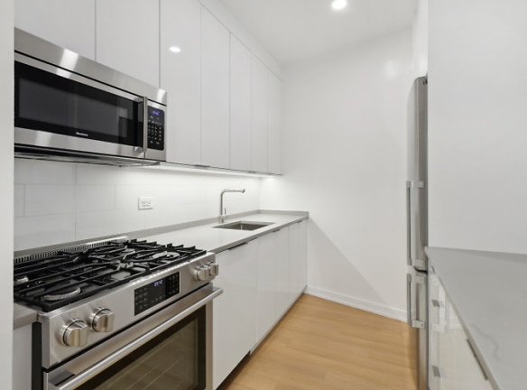 100 West End Ave unit S2K - New York, NY
