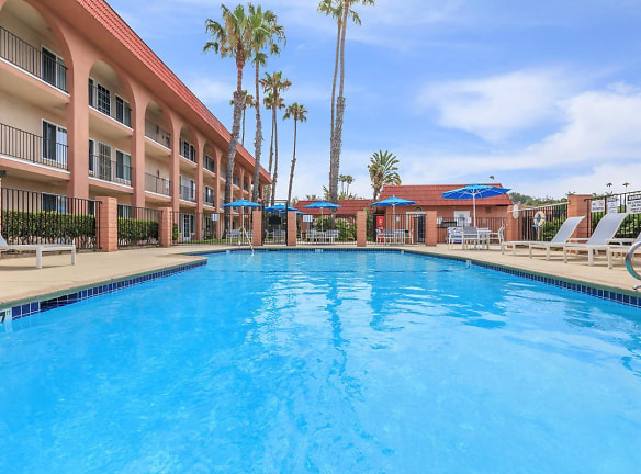 Villa Monair Apartments - San Diego, CA