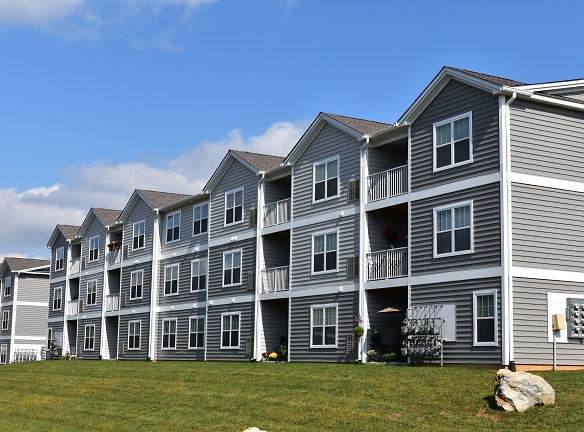 Reserve At Iroquois Apartments - West Lawn, PA