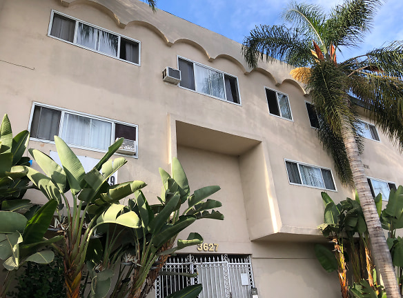 Hollywood Manor Apartments - Inglewood, CA