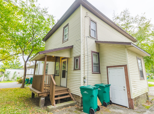 37728 2nd St unit Lower - Willoughby, OH