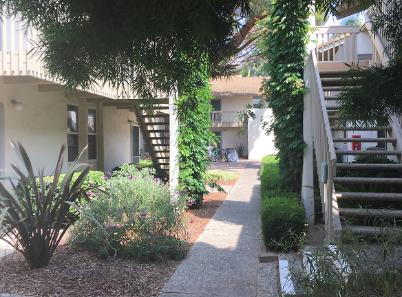 DEARBORN GREEN Apartments - Goleta, CA