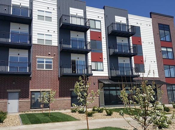 The Lofts At Grand Crossing Apartments - Waterloo, IA