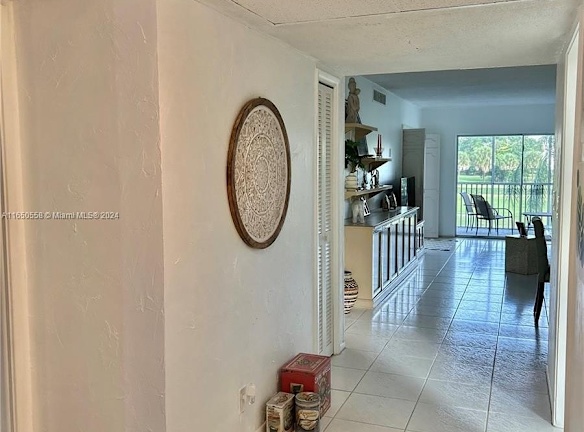 2900 N Palm Aire Dr #210 - Pompano Beach, FL