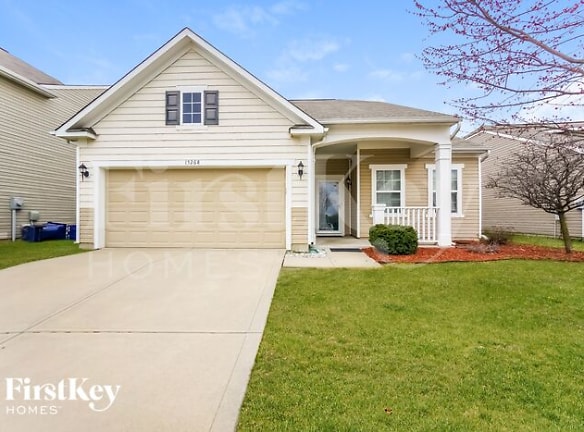 15268 Royal Grove Dr - Noblesville, IN