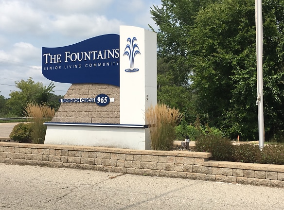 The Fountains At Crystal Lake Apartments - Crystal Lake, IL