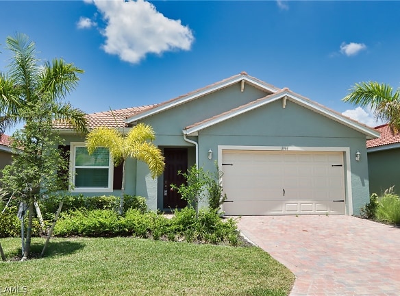 3944 Crosswater Dr - North Fort Myers, FL