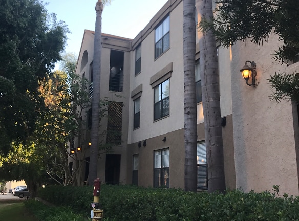 Uptown Villas Apartments - San Diego, CA