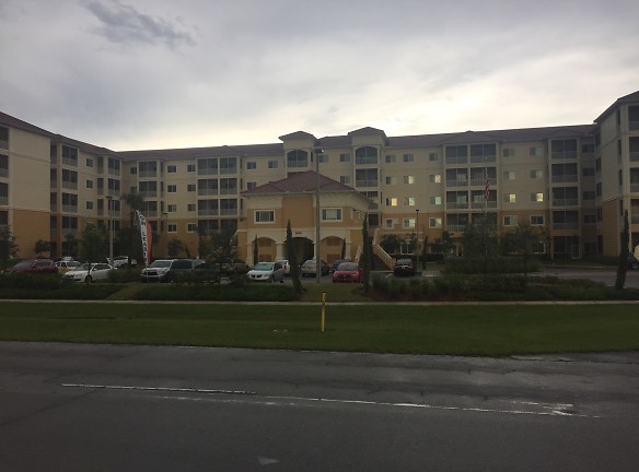 Discovery Village At The Forum Senior Living Apartments - Fort Myers, FL