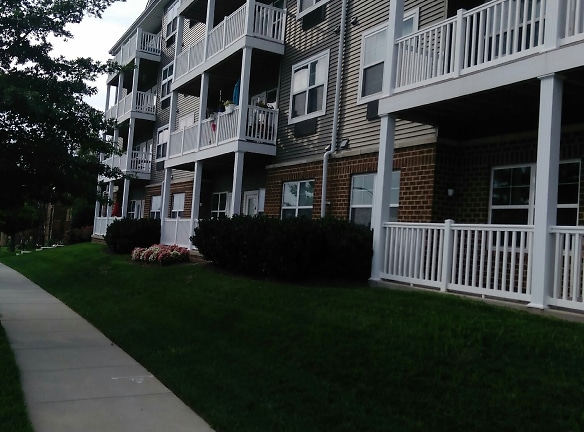 Moravia Park Drive Apartments - Baltimore, MD