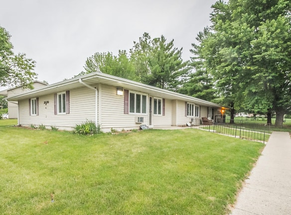 2523 Perry Park Ave - Perry, IA