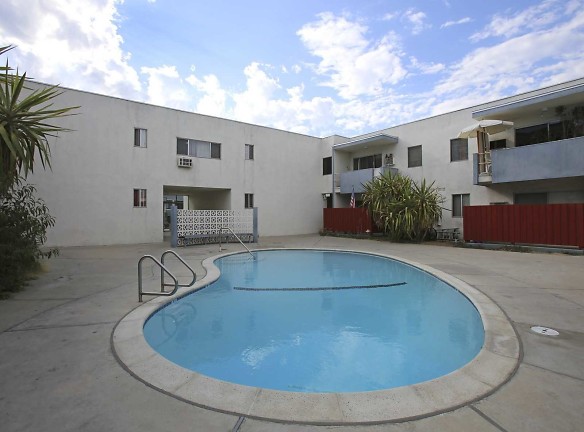 Jordan And Vassar Avenue Apartment Homes - Canoga Park, CA