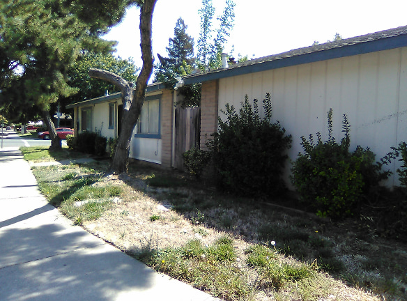 8443 Kelley Apartments - Stockton, CA