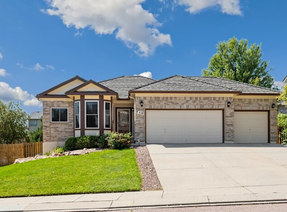 715 Robinglen Ct - Colorado Springs, CO