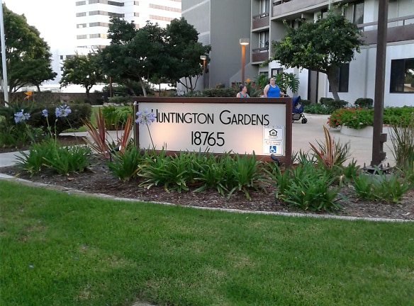 Huntington Gardens Apartments - Huntington Beach, CA