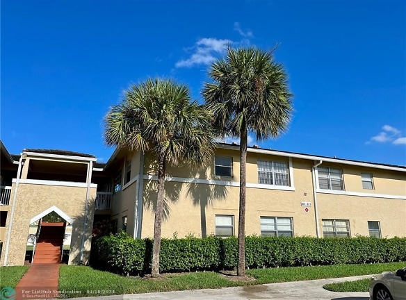 813 Twin Lakes Dr #32-E - Coral Springs, FL