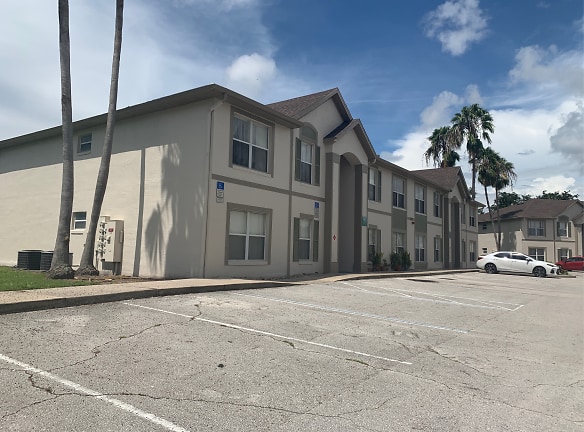 Oak Leaf Landings Apartments - Kissimmee, FL