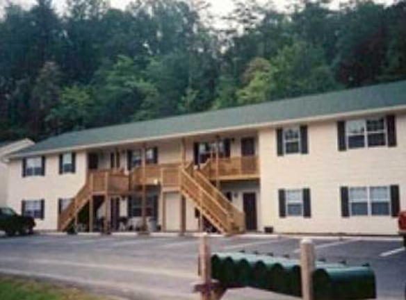 Flat Creek Village Apartments - Weaverville, NC
