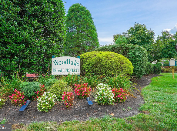 166 Woodlake Dr - Evesham, NJ